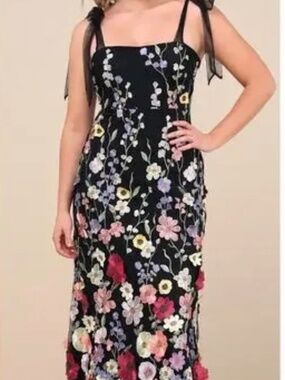 Lulus NWOT Thriving Poise Black 3D Floral Embroidered Tie-Strap Maxi Dress L